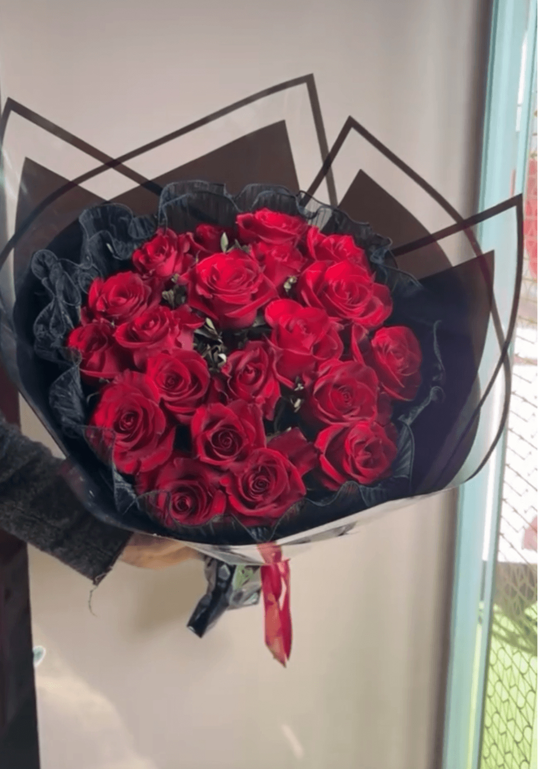 Grand Gesture — 20 Red Rose Bouquet